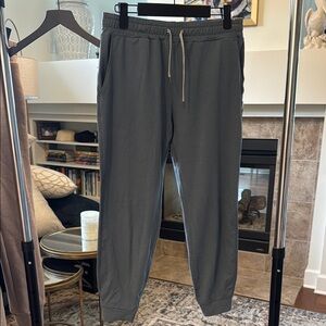 Vuori women’s blue Jogger Pants